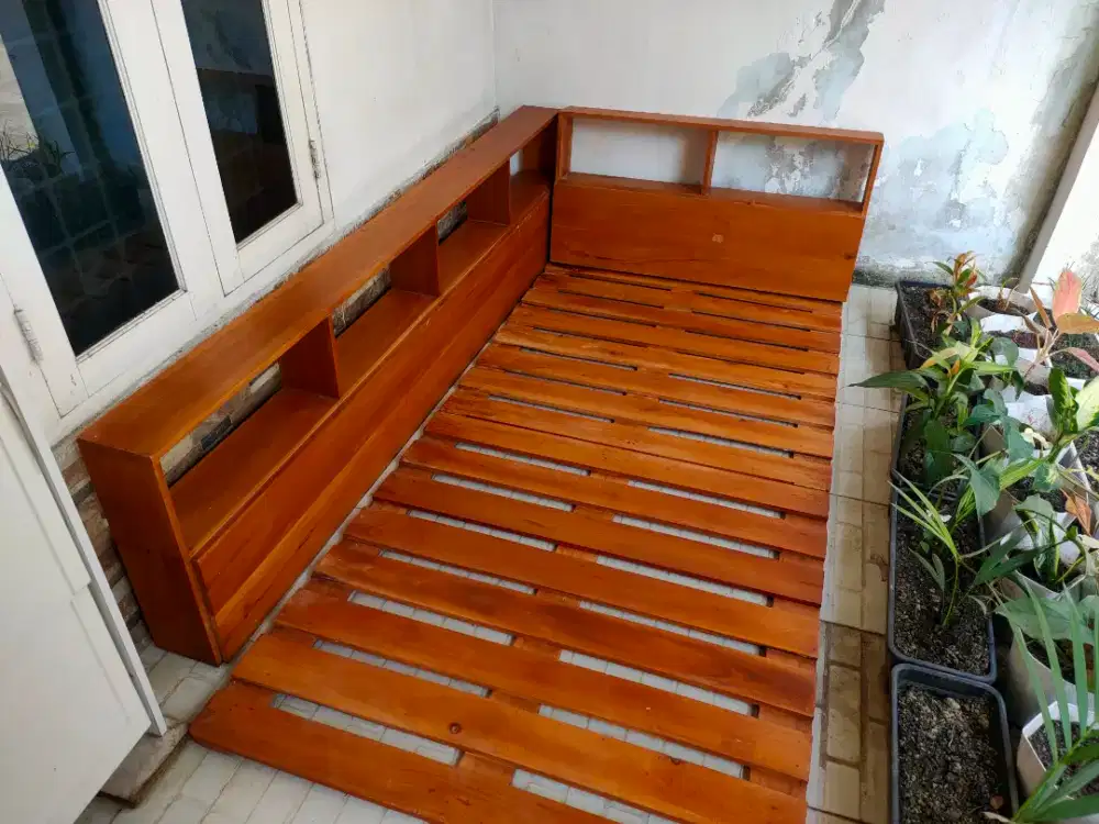 dipan kayu + rak