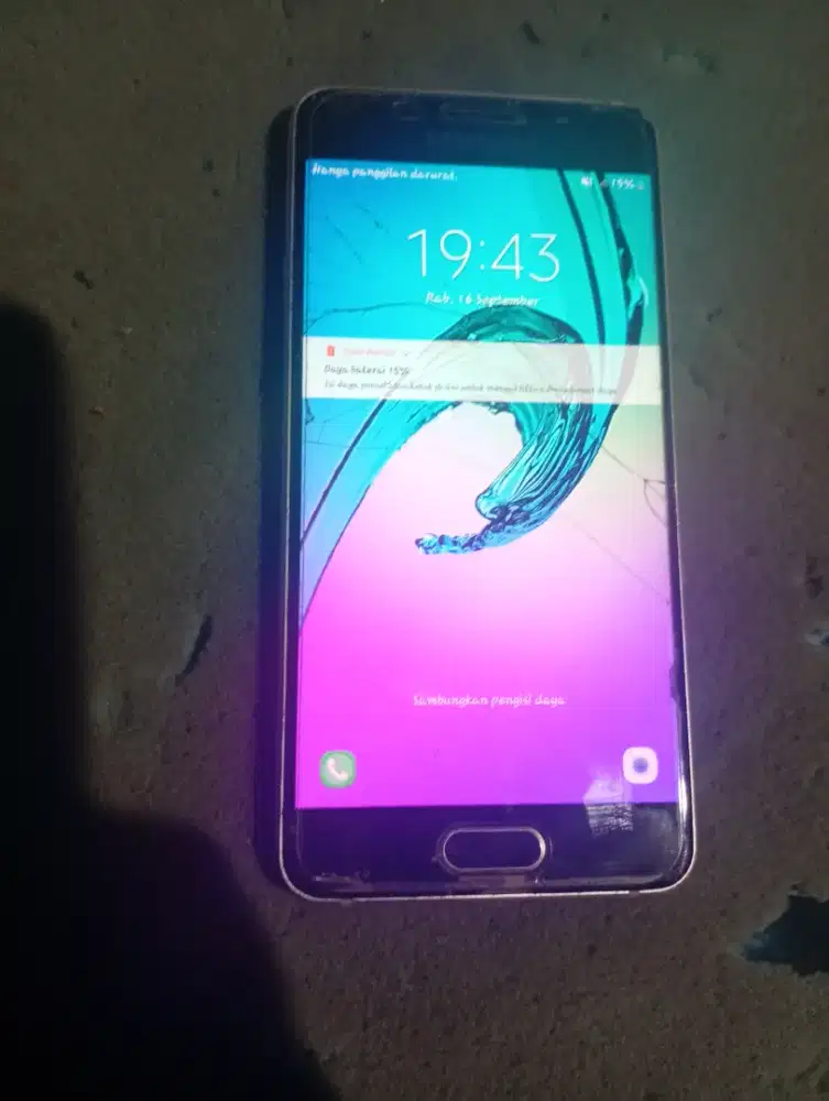 Jual apa adanya Samsung A3 kondisi sesuai di foto