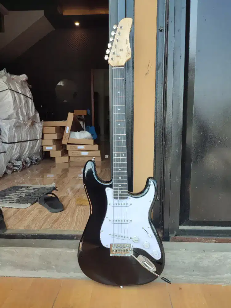 Gitar elektrik Merk Kowe