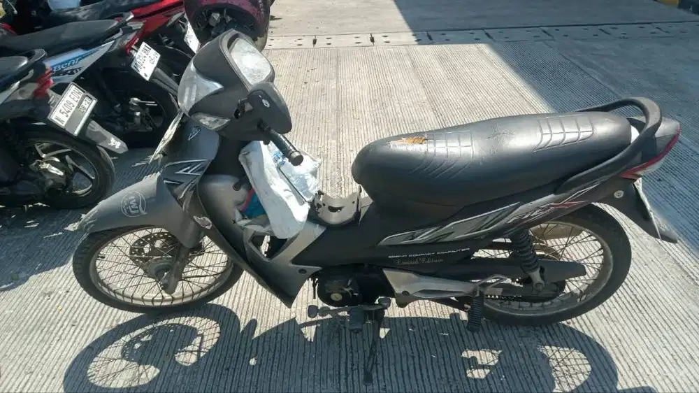 Honda Fit X tangan pertama