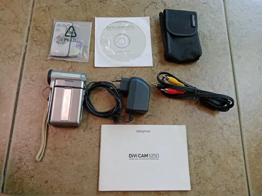 Handycam divicam 525d