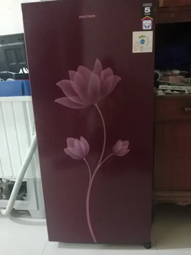 Lemari es/kulkas dijual