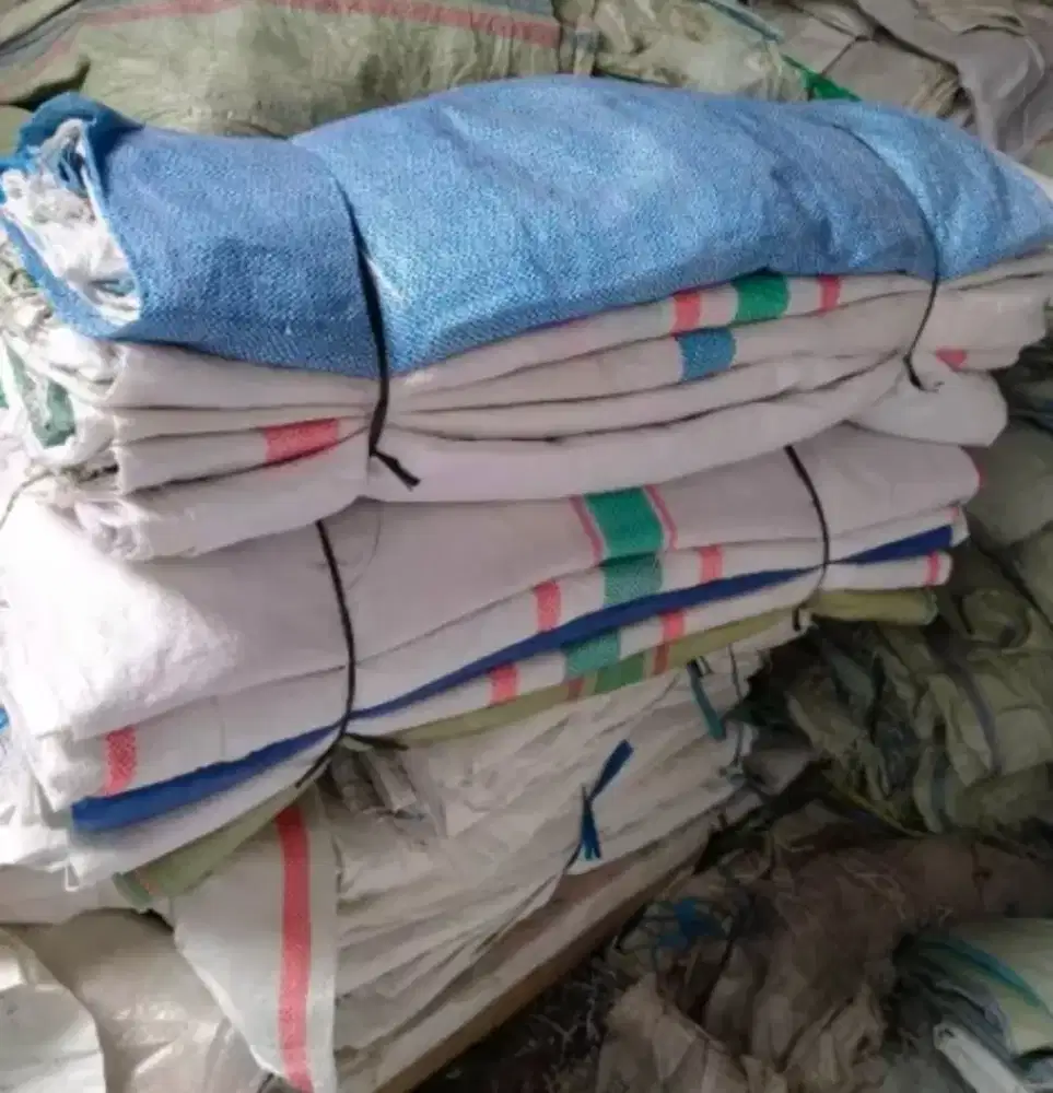Dibeli karung bekas kiloan