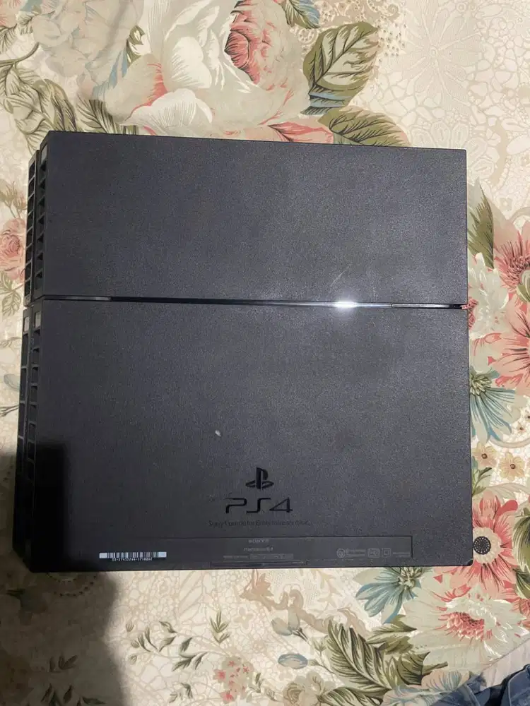 Jual ps4 , sesuai di foto,
