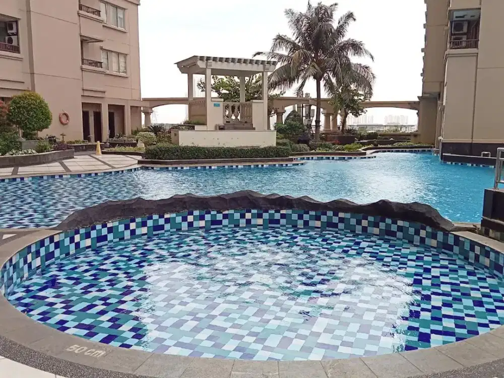 Dijual apartement Aston Marina Ancol, 2 Bedroom furnished lantai rendah view kolam