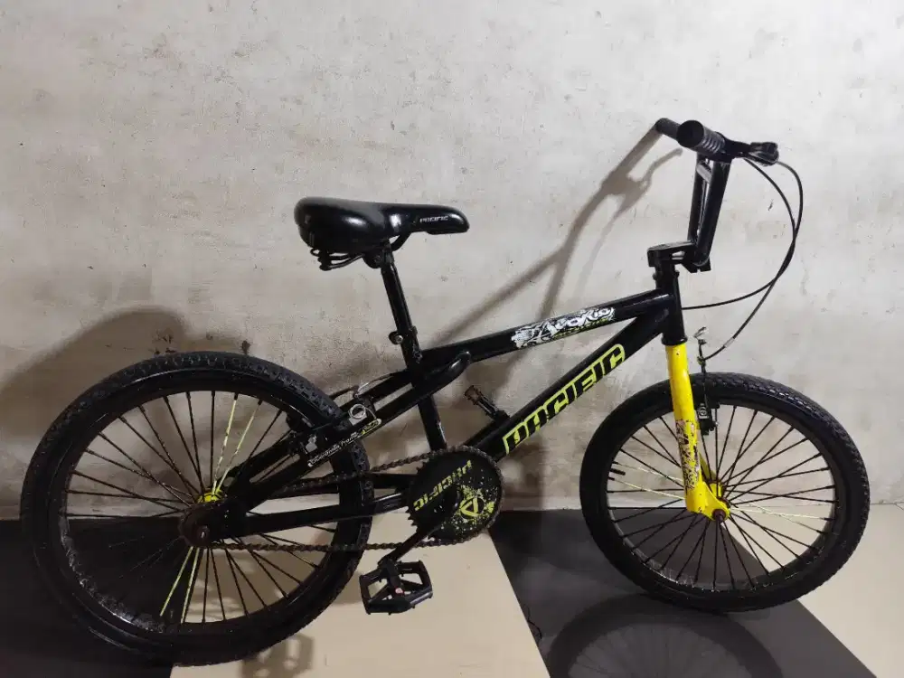 Sepeda bmx Pacific ukuran 20 siap pakai