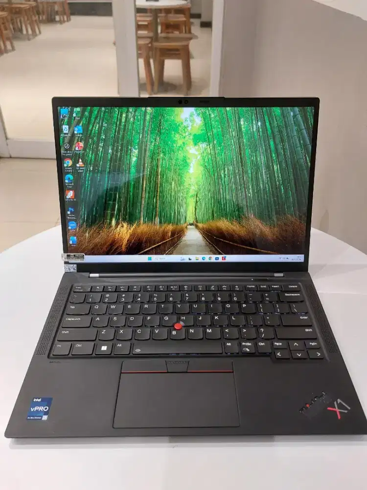 Thinkpad X1 Carbon Generasi 11