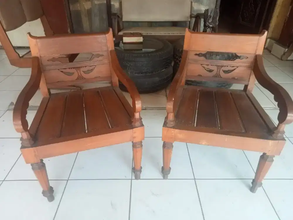 Kursi kayu jati