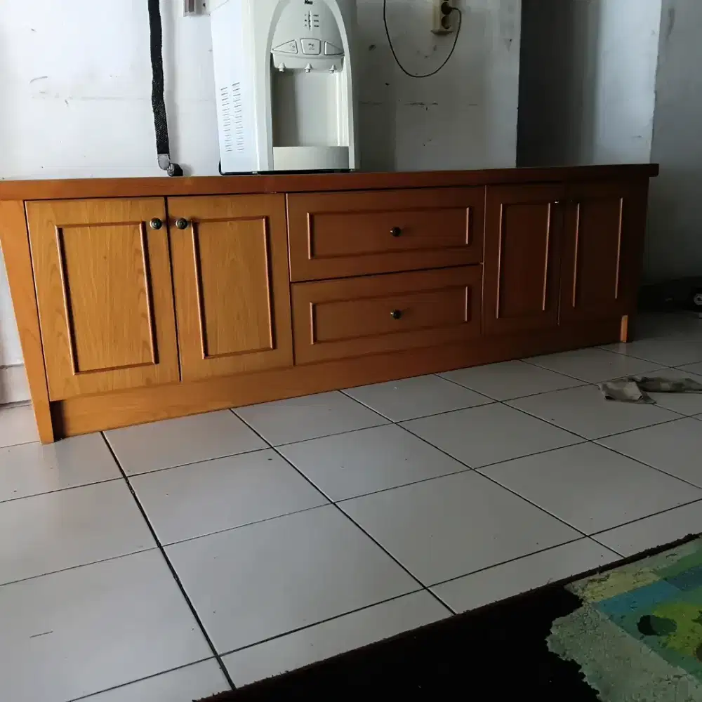 Buffet panjang kayu jati muda