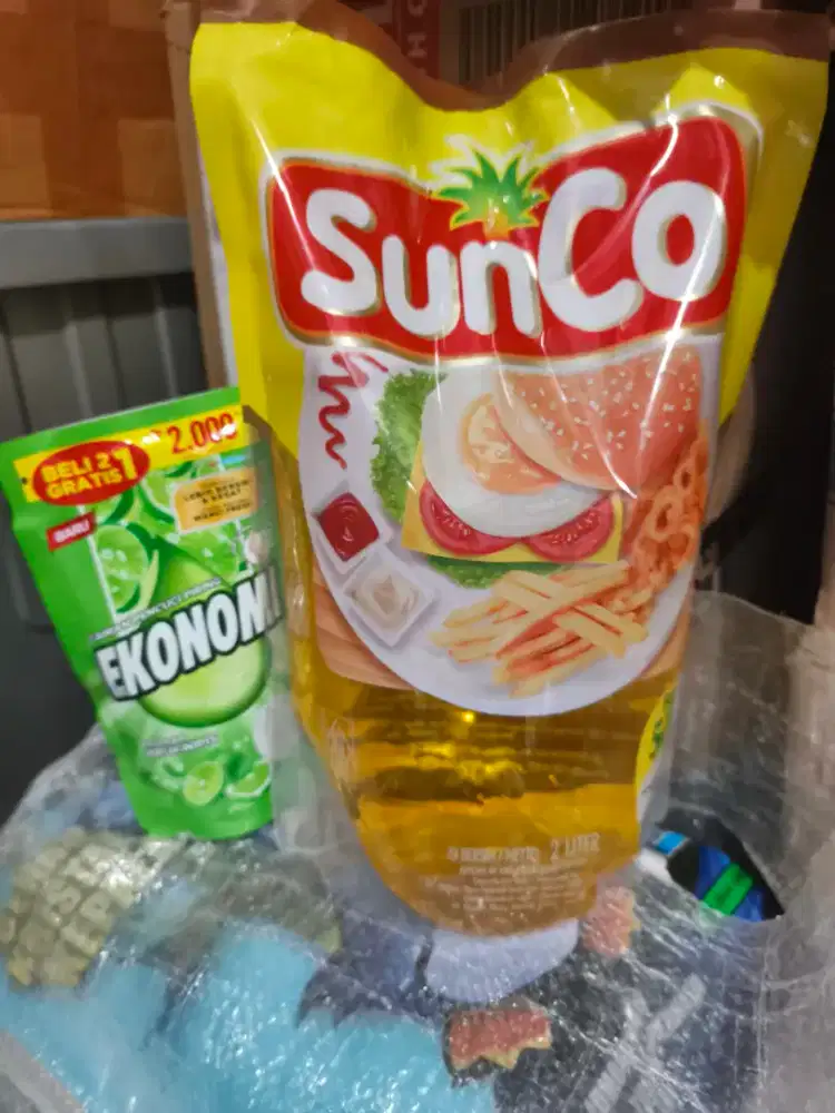 Minyak goreng kemasan 2liter refill merk sunco