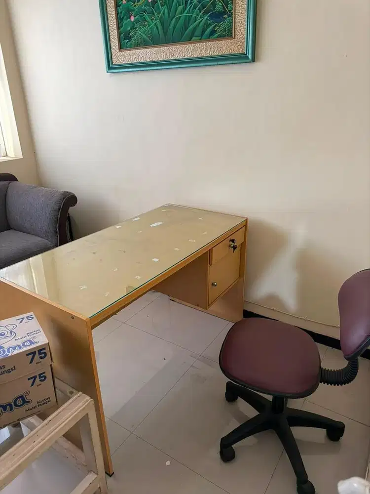 Meja Kantor dan Kursi Murah