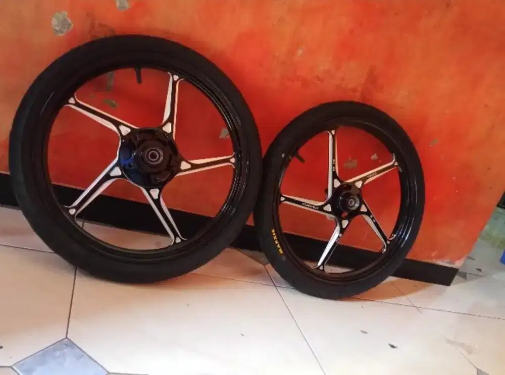 Jual Velg Bekas VND + Ban Maxxis ( untuk Vixion, R15, MX King)