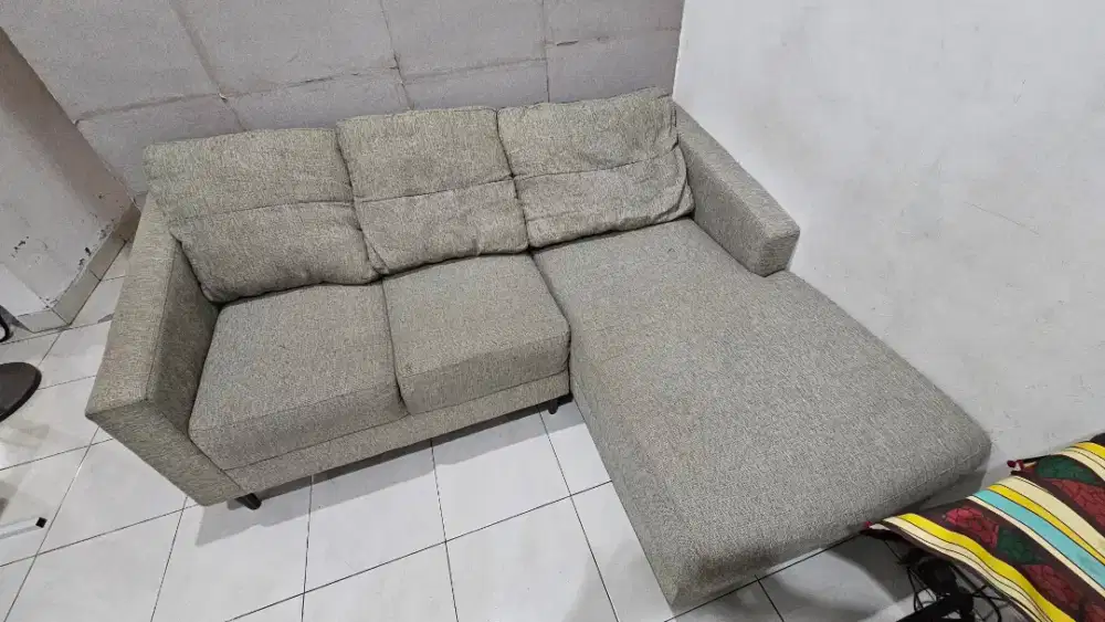 Sofa L warna abu2 kondisi 75%