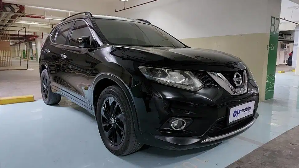 DP MURAH Nissan X-Trail 2.5 Bensin-AT 2015 Hitam CTIVB
