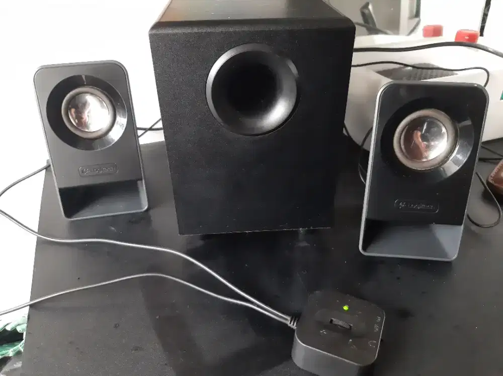 Speaker aktip merek logitech tipe 123