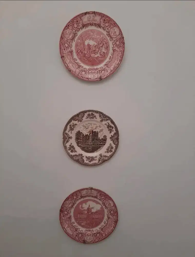 Piring Antik Nuansa Eropa