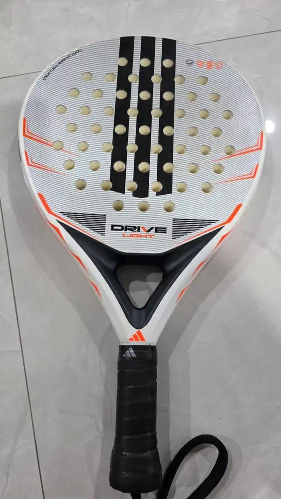 Dijual raket padel adidas drive light kondisi bagus
