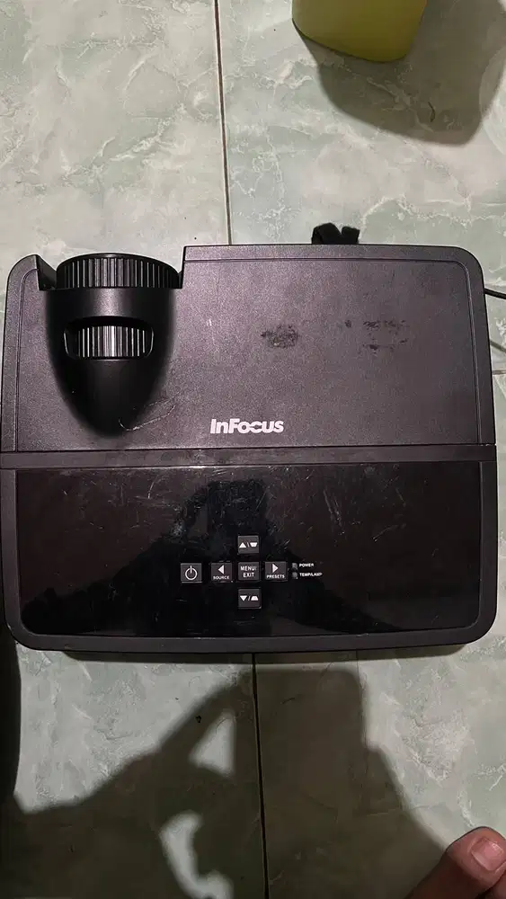 DIJUAL PROYEKTOR INFOCUS 112