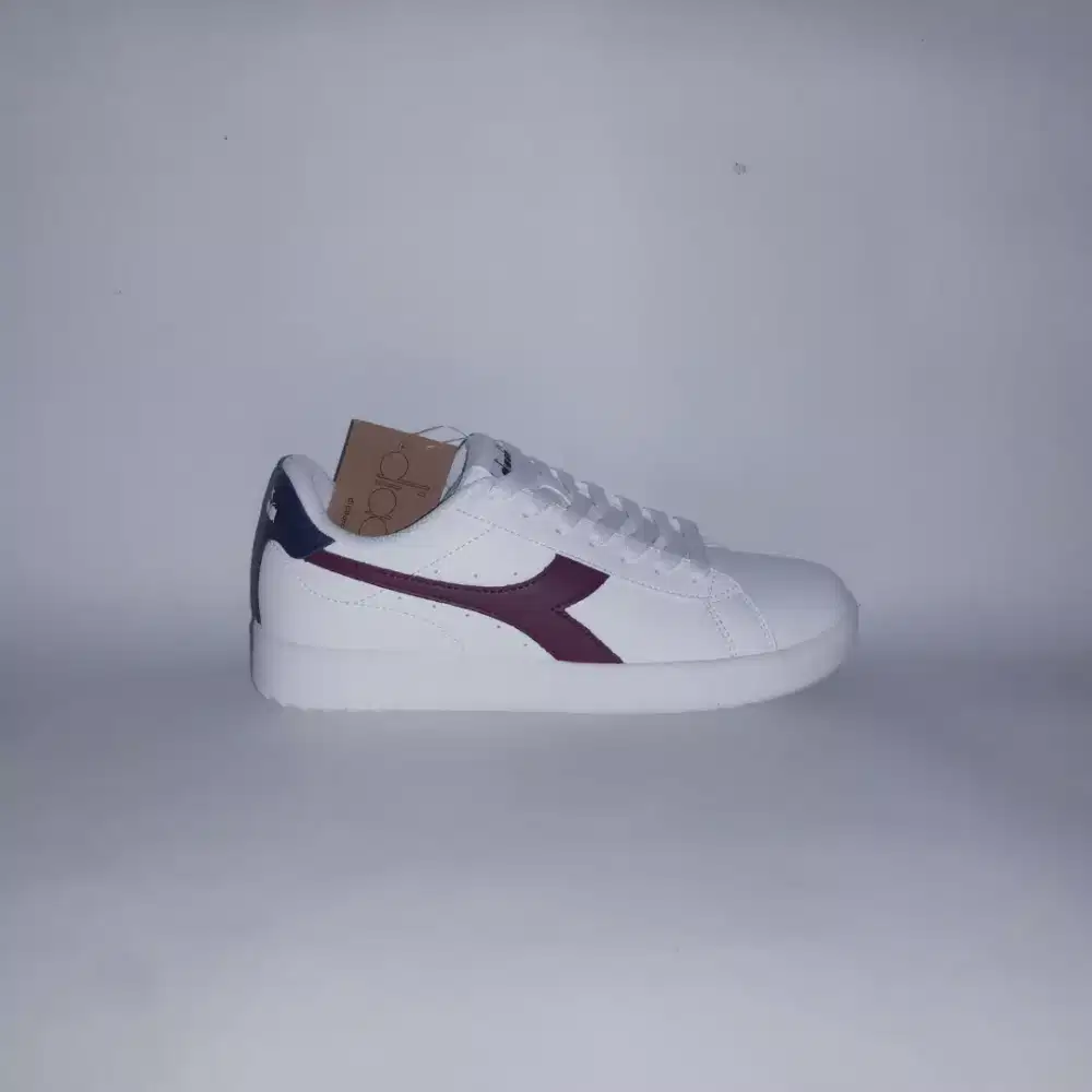 Sepatu Casual DIADORA