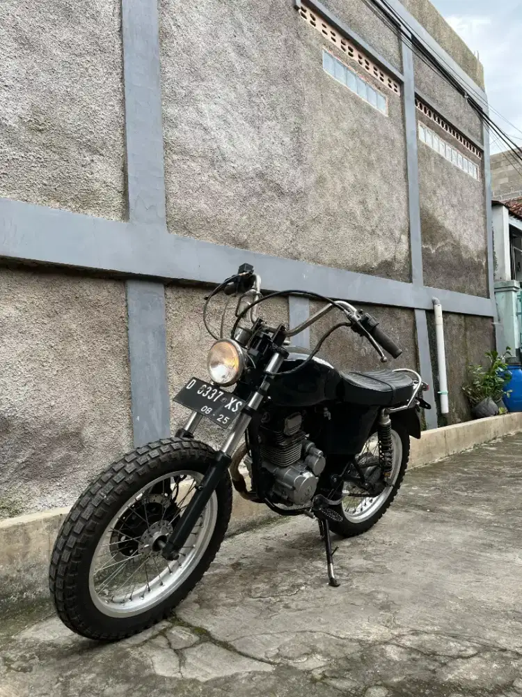 Honda tiger Custom british tracker