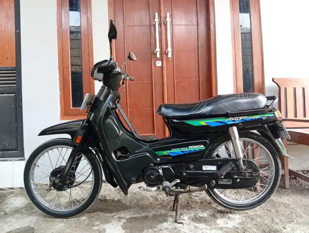 Honda astrea grand bulus tahun 1993