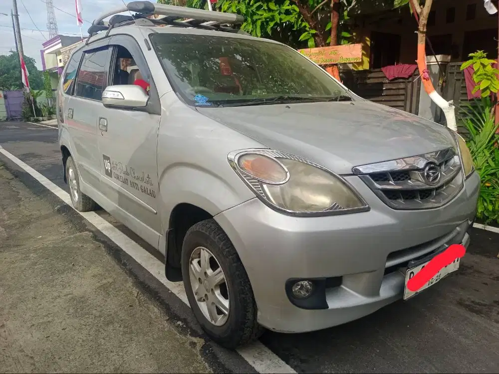 Jual Daihatsu Xenia Li 1000cc tahun 2011, kondisi siap pakai.