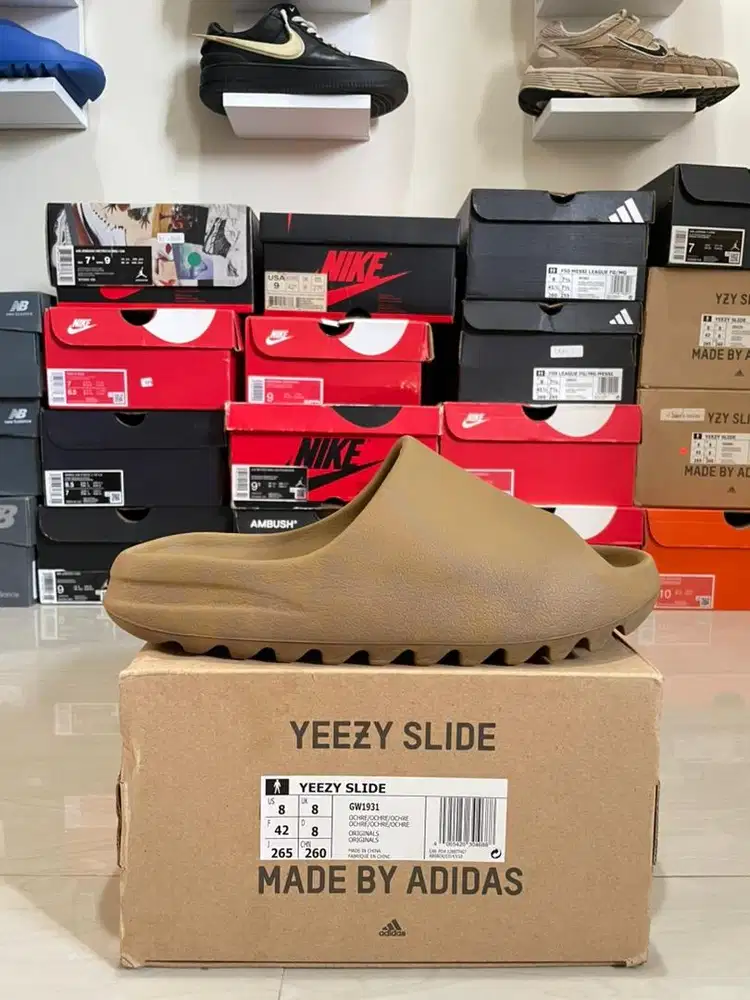 Adidas Yeezy Slide (Size 42) VNDS Original 100%