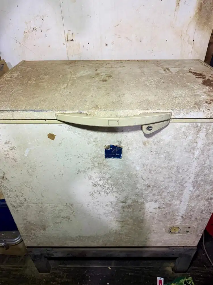 Dijual Freezer Sharp Crystal Ice