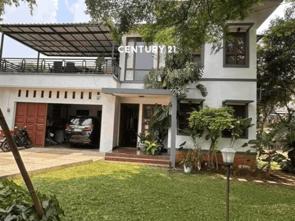 Rumah Cantik Dengan Halaman Luas Cocok Untuk Usaha JS 18356