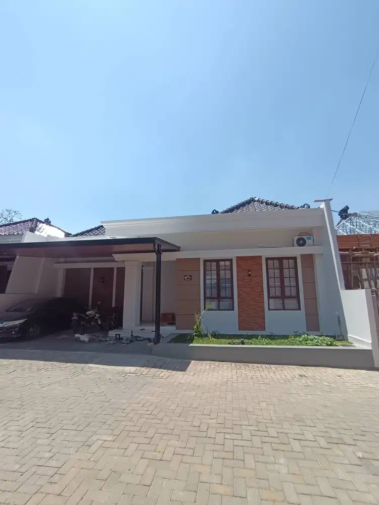 Rumah kuat kokoh depan kodam banyumanik semarang
