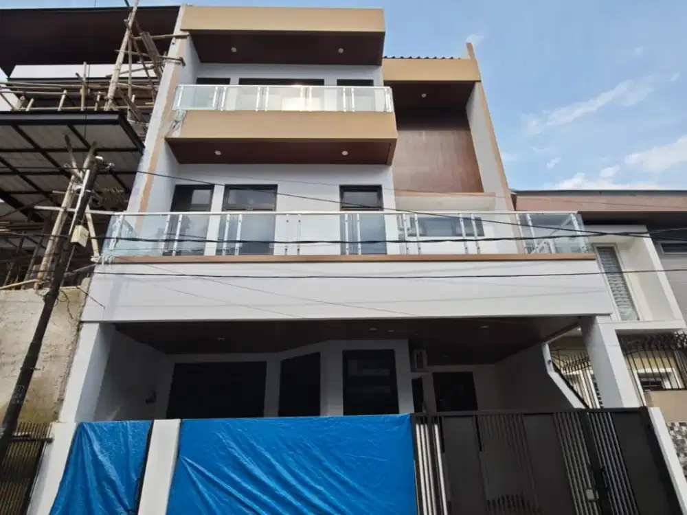 Dijual Rumah Puri Indah Blok A Jakbar, Uk. 8x15, 3,5 Lantai, 5+1 KT, SHM, Harga : Rp 4,75 M Nego Tipis