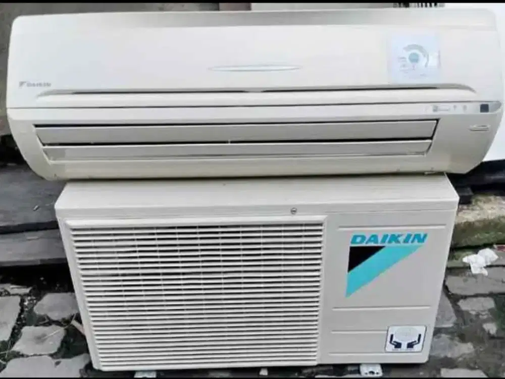 Jual ac Daikin 1 pk R410 lowwat 700 watt kondisi 95% ori semua
