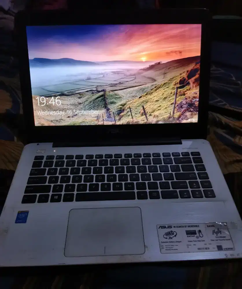Jual Laptop asus  seken pemakai sekolah anak apa adanya