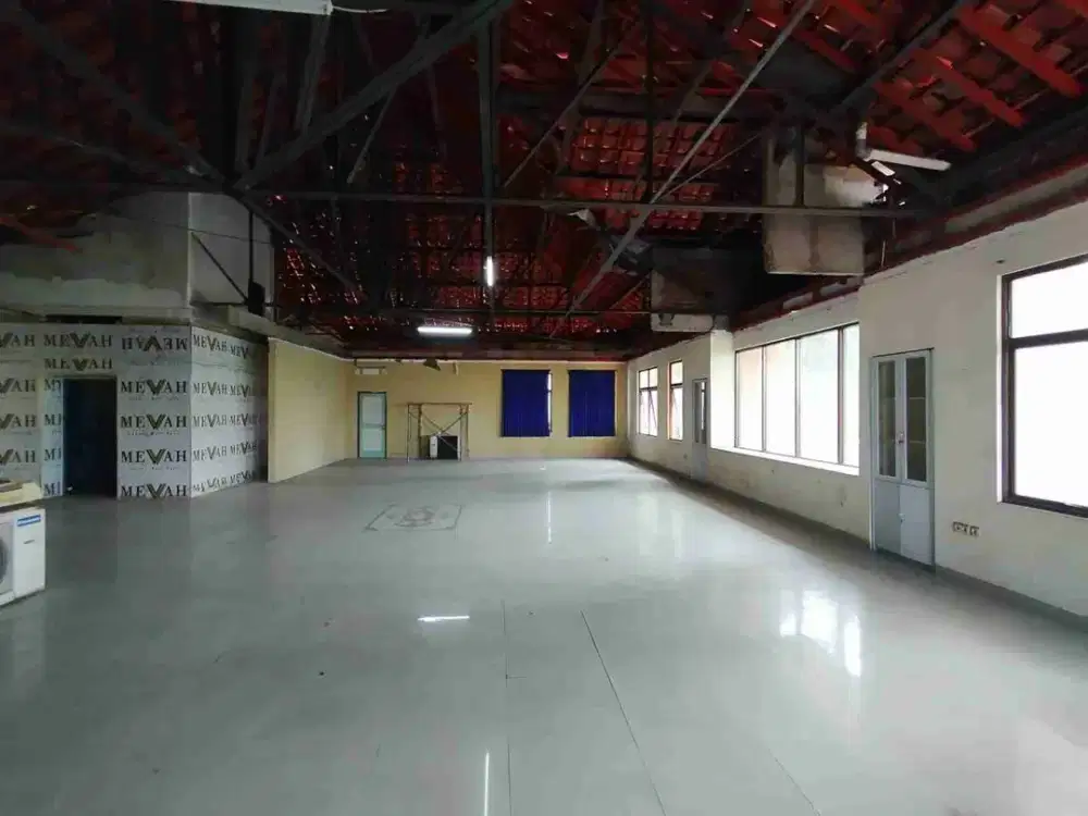 Disewakan Ruang usaha strategis besar mainroad sukajadi bandung