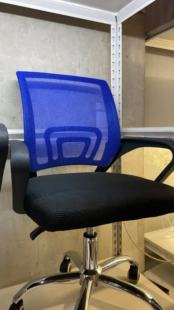 Kursi kantor Lyon
