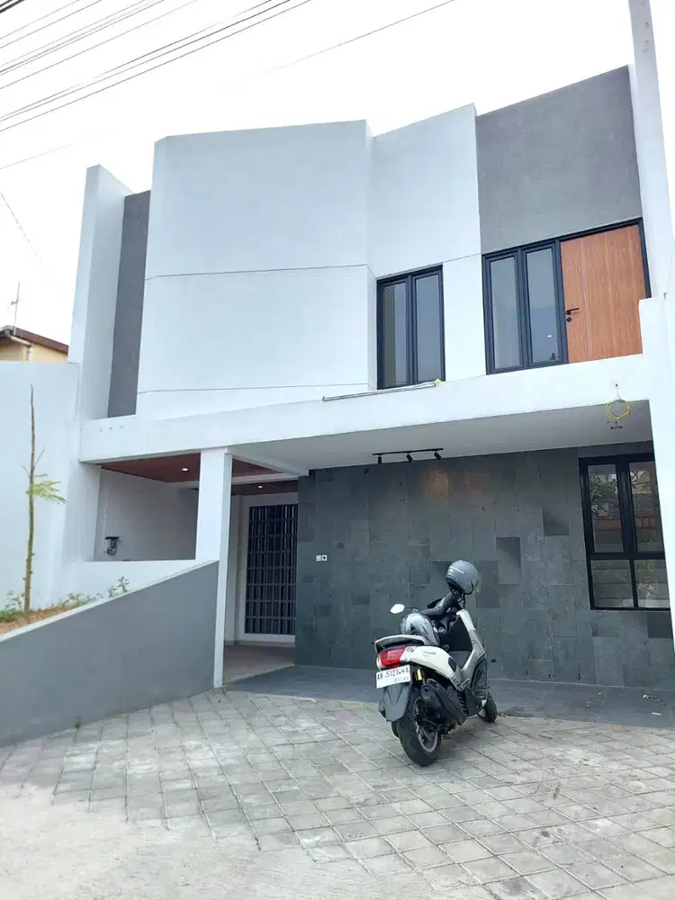 Rumah Modern Minimalis Lokasi Strategis di Candi Gebang