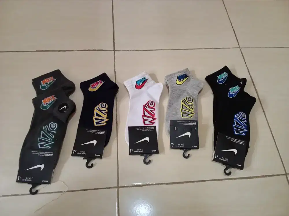 Kaos Kaki Sepatu Nike Baru
