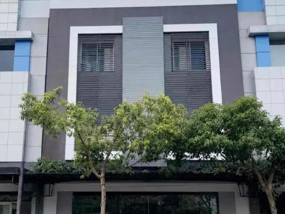 Disewakan gedung 3 lantai daerah strategis di kota jogja