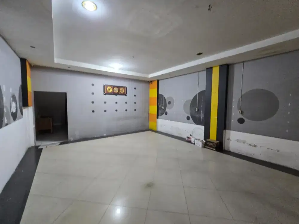 RUKO SEMI FURNISHED 3LT TENGAH KOTA MURAH DAN NEGO LOKASI DEKAT JALAN RIAU PEKANBARU
