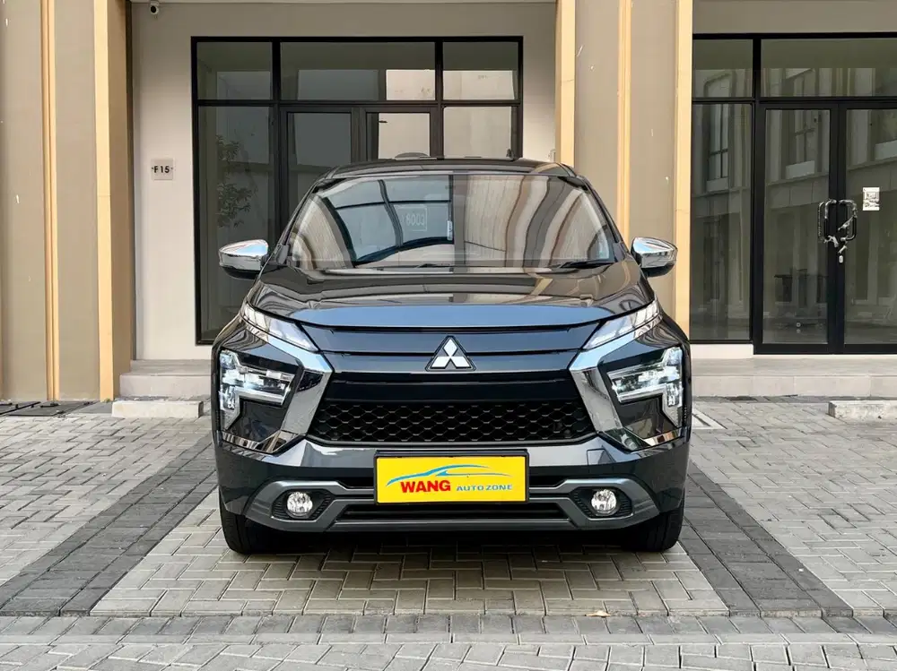 Xpander Ultimate 2022 Tangan 1