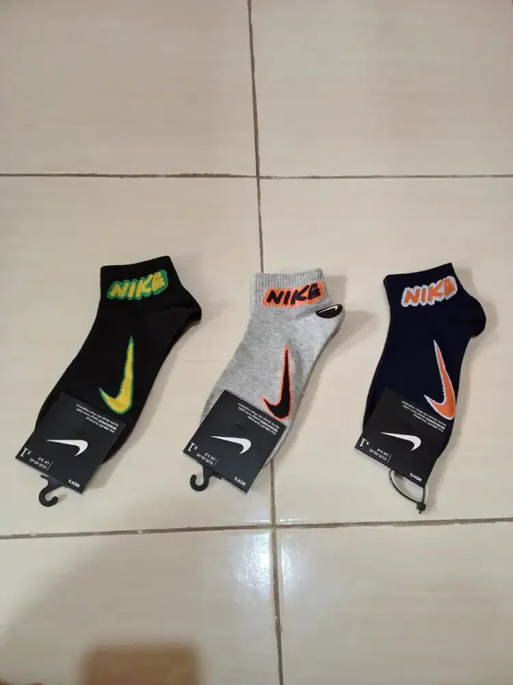 Kaos Kaki Sepatu Nike Baru