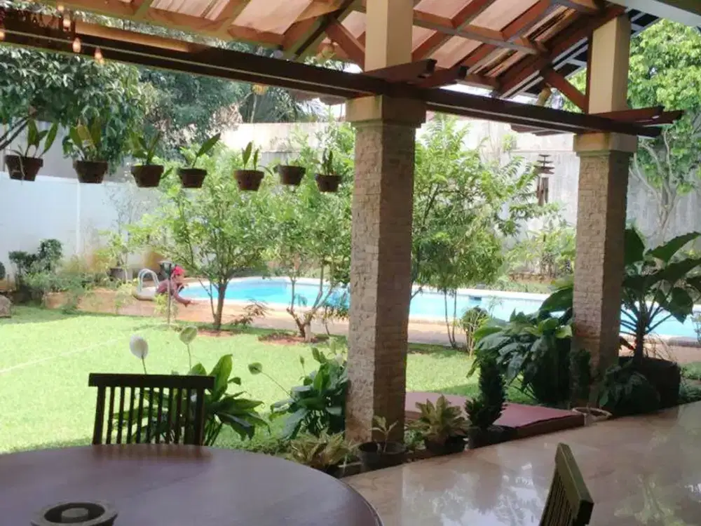 DIJUAL RUMAH ADA KOLAM RENANG DI BUKIT GOLF PONDOK INDAH, JAKARTA SELATAN