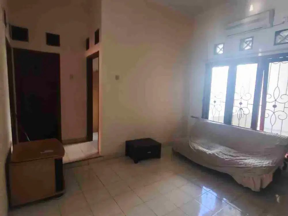 Disewakan Rumah Full Furnished Dlm Komplek Perumahan Kota Cirebon.