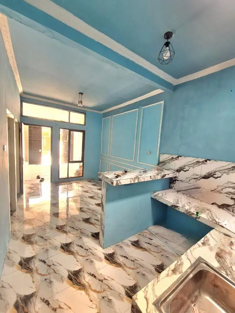 DISEWAKAN RUMAH FULL RENOV DAN TERDAPAT FEEDERBUS DALAM CLUSTER