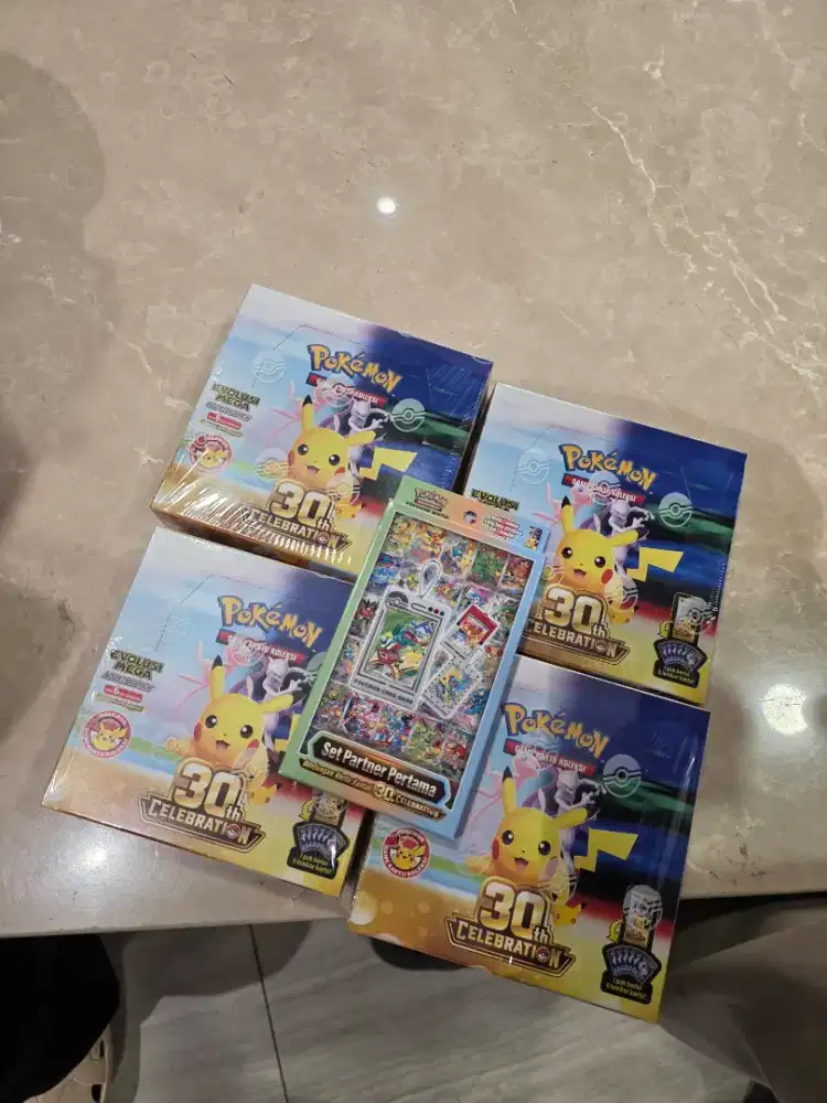 Kartu pokemon 30Th Celebration