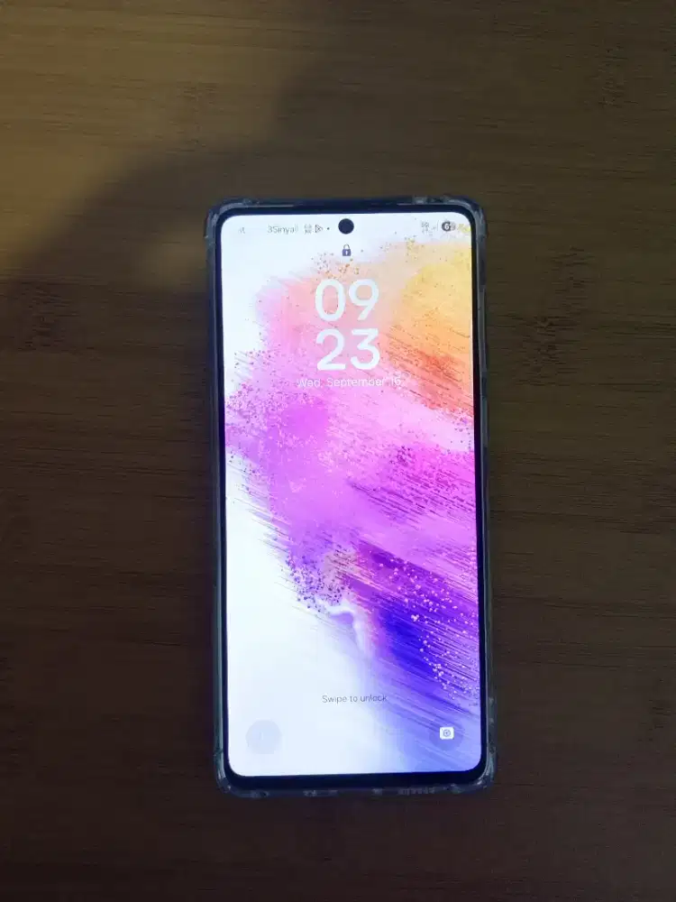 Samsung A73 maknyuss