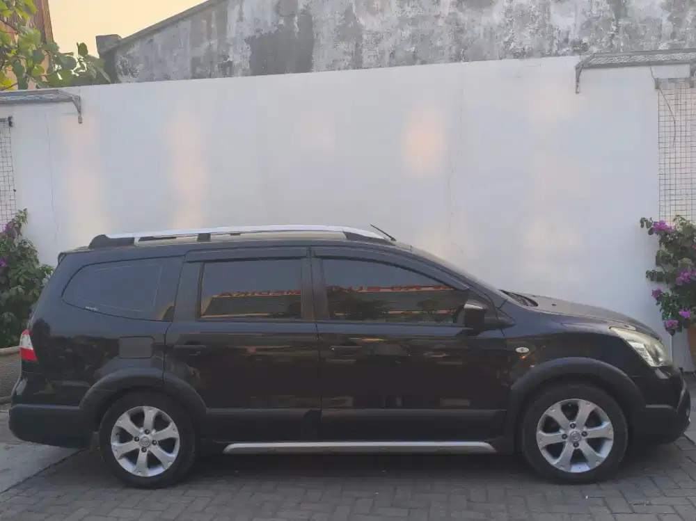 Grand Livina Xgear Automatic 3 baris St Wagon 7 seater 2013