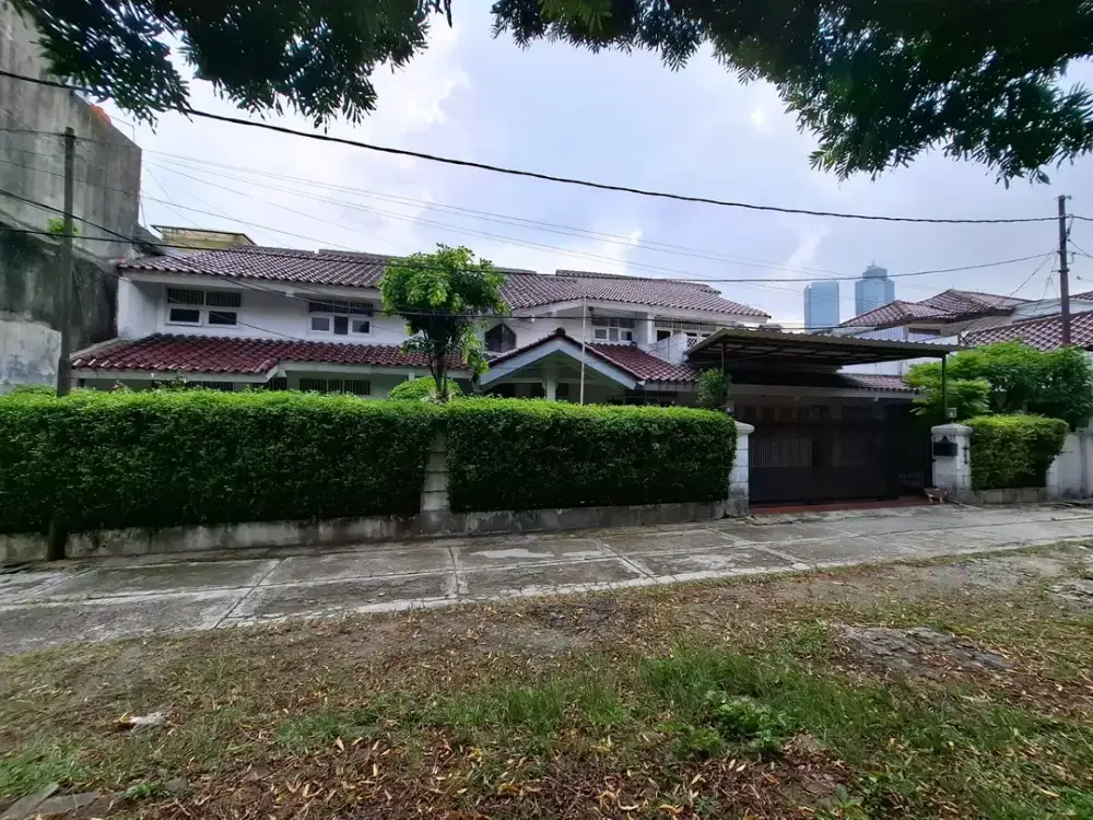 Rumah Luas di Rasamala ,Komplek Keuangan, Dekat Bidakara Jakarta di Menteng Dalam Tebet,