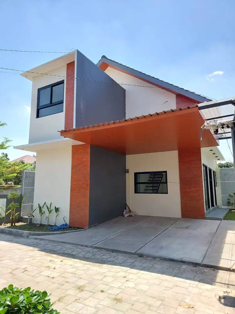 Rumah 2 Lantai Desain Estetik di Wedomartani