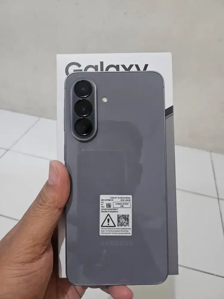 Samsung galaxy A57 8/256,